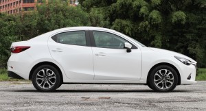 mazda2_16