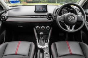mazda2_9