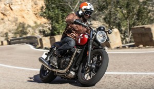 triumph_st_12