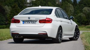 bmw_330e_01