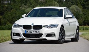 bmw_330e_21