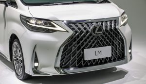 lexus-lm350-04